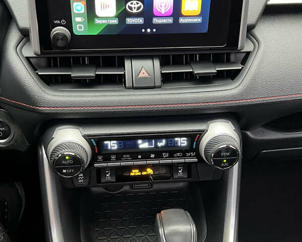 Сірий Тойота РАВ 4, об'ємом двигуна 2.49 л та пробігом 69 тис. км за 39300 $, фото 35 на Automoto.ua