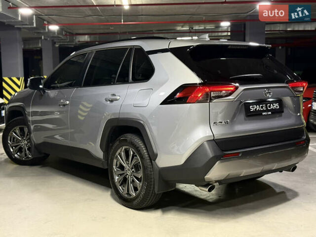 Сірий Тойота РАВ 4, об'ємом двигуна 2 л та пробігом 28 тис. км за 35900 $, фото 9 на Automoto.ua