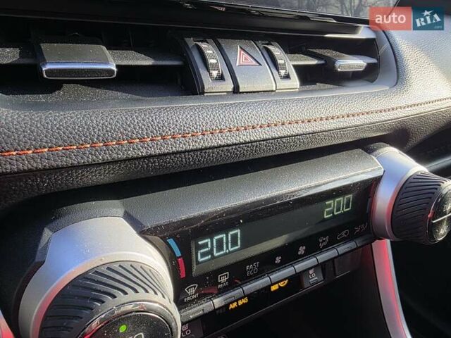 Сірий Тойота РАВ 4, об'ємом двигуна 2.5 л та пробігом 38 тис. км за 45000 $, фото 13 на Automoto.ua