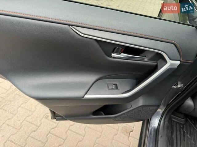 Сірий Тойота РАВ 4, об'ємом двигуна 2.49 л та пробігом 48 тис. км за 45000 $, фото 21 на Automoto.ua