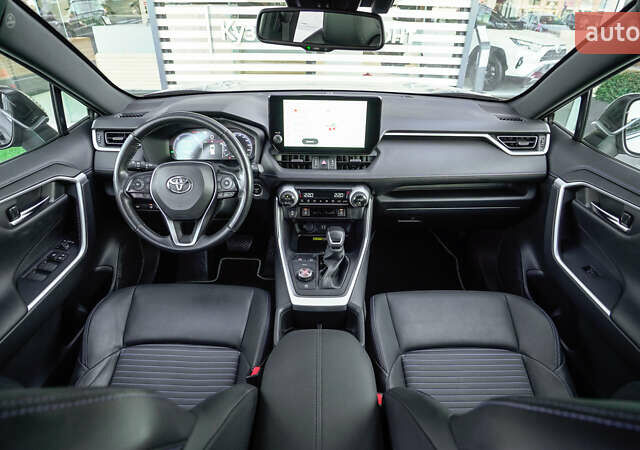 Сірий Тойота РАВ 4, об'ємом двигуна 2.49 л та пробігом 70 тис. км за 43153 $, фото 7 на Automoto.ua