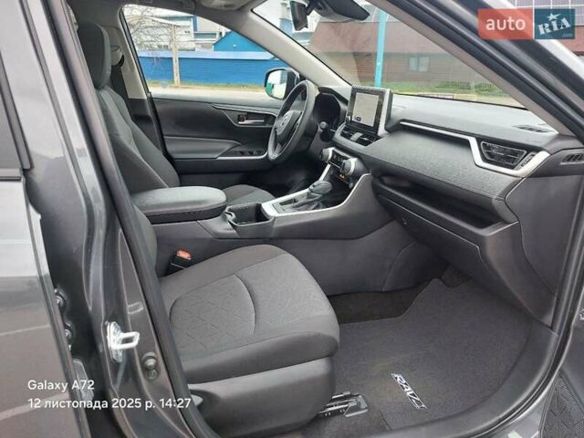 Серый Тойота РАВ 4, объемом двигателя 2.49 л и пробегом 28 тыс. км за 34400 $, фото 12 на Automoto.ua