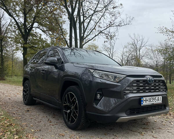 Серый Тойота РАВ 4, объемом двигателя 2.49 л и пробегом 38 тыс. км за 36799 $, фото 3 на Automoto.ua