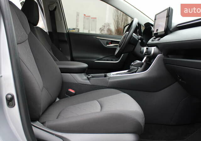 Серый Тойота РАВ 4, объемом двигателя 2 л и пробегом 29 тыс. км за 33900 $, фото 13 на Automoto.ua