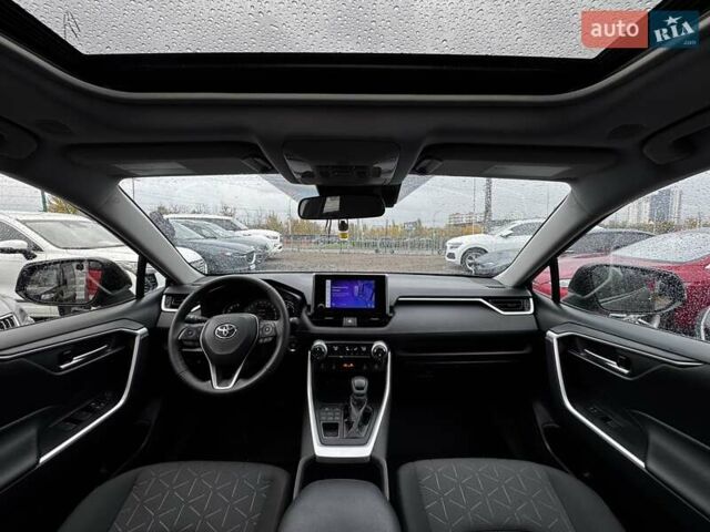 Серый Тойота РАВ 4, объемом двигателя 2.49 л и пробегом 17 тыс. км за 33900 $, фото 24 на Automoto.ua