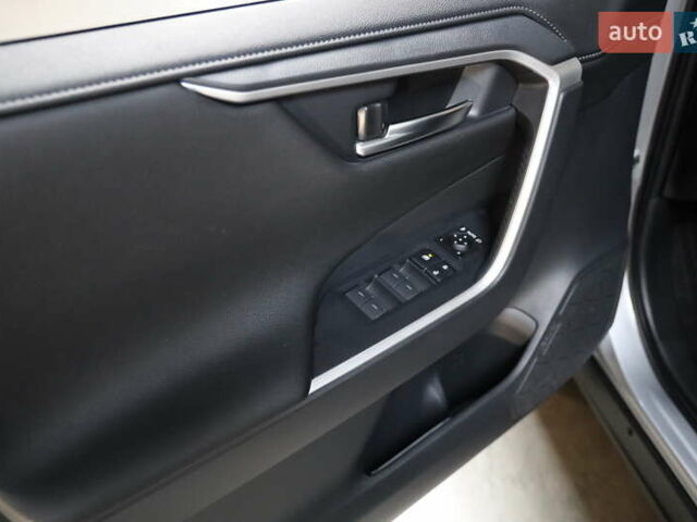 Серый Тойота РАВ 4, объемом двигателя 2.49 л и пробегом 46 тыс. км за 37500 $, фото 12 на Automoto.ua