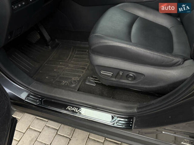 Сірий Тойота РАВ 4, об'ємом двигуна 2.49 л та пробігом 26 тис. км за 39600 $, фото 13 на Automoto.ua
