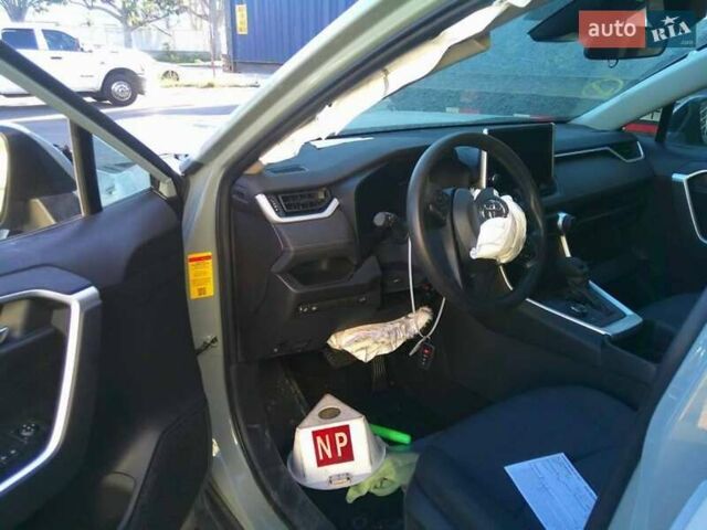 Серый Тойота РАВ 4, объемом двигателя 2.5 л и пробегом 33 тыс. км за 27000 $, фото 6 на Automoto.ua