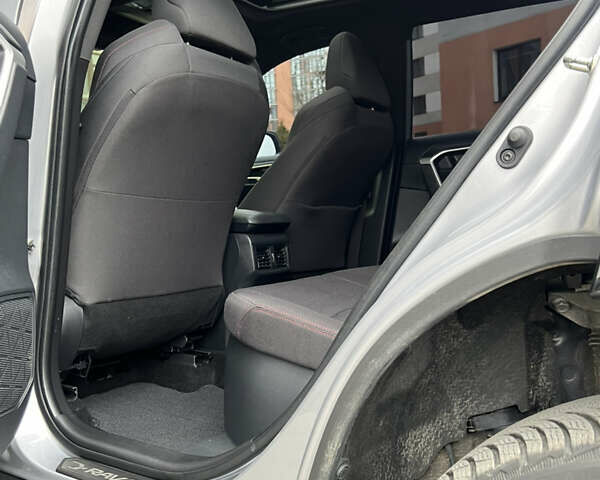 Сірий Тойота РАВ 4, об'ємом двигуна 2.49 л та пробігом 69 тис. км за 39300 $, фото 27 на Automoto.ua