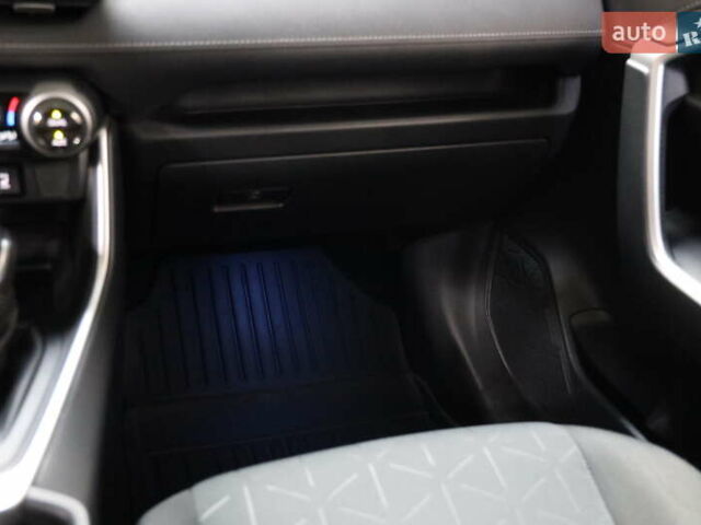 Серый Тойота РАВ 4, объемом двигателя 2.49 л и пробегом 46 тыс. км за 37500 $, фото 36 на Automoto.ua