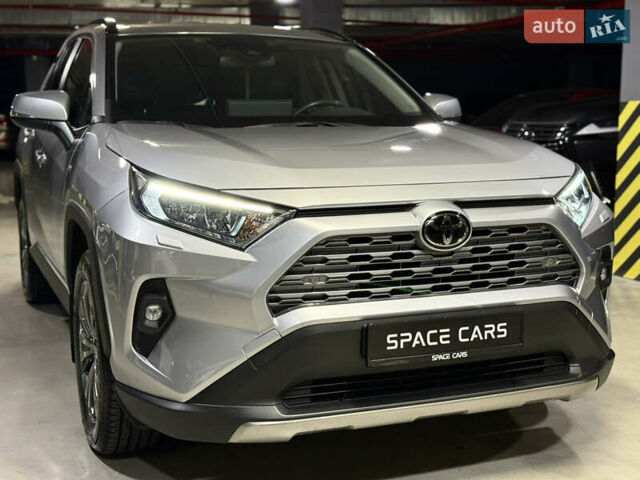 Сірий Тойота РАВ 4, об'ємом двигуна 2 л та пробігом 28 тис. км за 35900 $, фото 7 на Automoto.ua