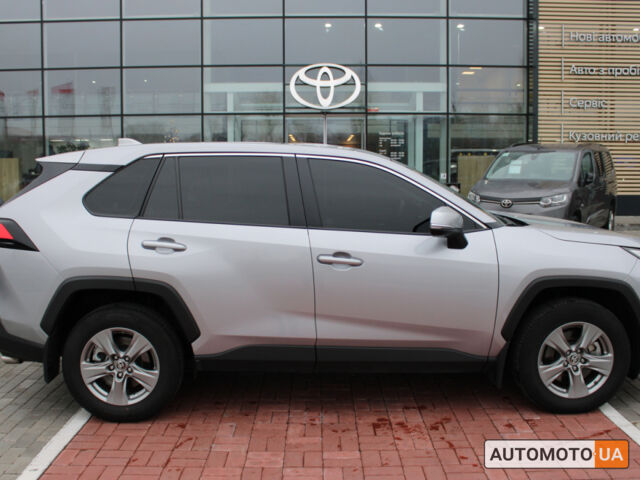 Сірий Тойота РАВ 4, об'ємом двигуна 2 л та пробігом 29 тис. км за 33990 $, фото 5 на Automoto.ua