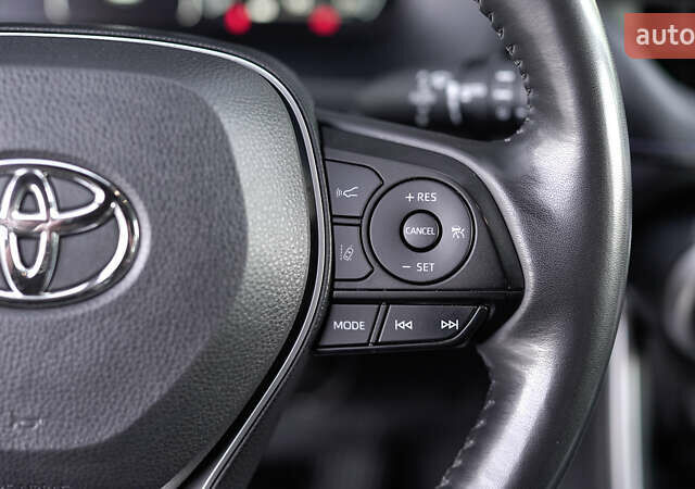 Сірий Тойота РАВ 4, об'ємом двигуна 2.49 л та пробігом 70 тис. км за 43153 $, фото 18 на Automoto.ua