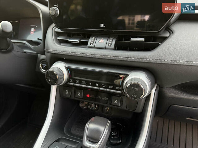 Сірий Тойота РАВ 4, об'ємом двигуна 2.49 л та пробігом 26 тис. км за 39600 $, фото 26 на Automoto.ua