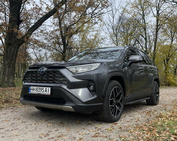 Серый Тойота РАВ 4, объемом двигателя 2.49 л и пробегом 38 тыс. км за 36799 $, фото 1 на Automoto.ua