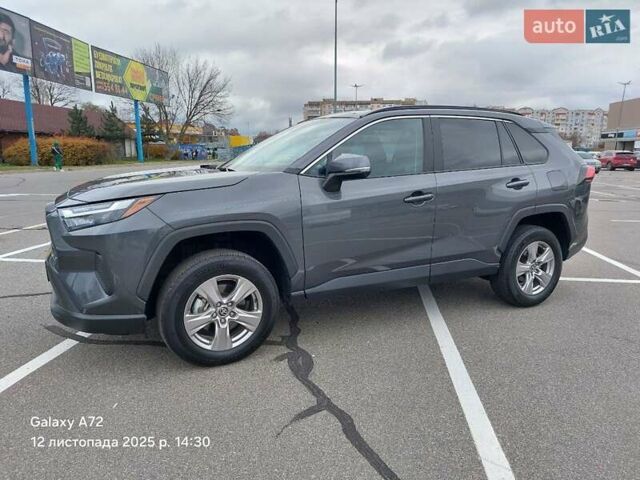 Серый Тойота РАВ 4, объемом двигателя 2.49 л и пробегом 28 тыс. км за 34400 $, фото 4 на Automoto.ua