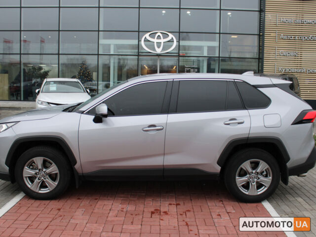 Сірий Тойота РАВ 4, об'ємом двигуна 2 л та пробігом 29 тис. км за 33990 $, фото 4 на Automoto.ua