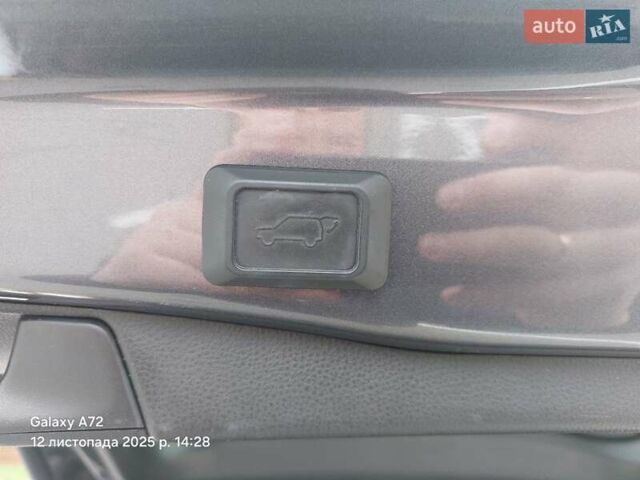 Серый Тойота РАВ 4, объемом двигателя 2.49 л и пробегом 28 тыс. км за 34400 $, фото 26 на Automoto.ua