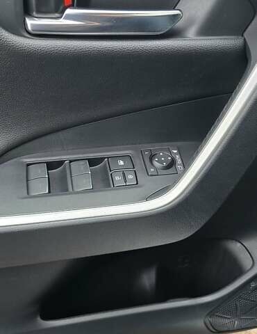 Сірий Тойота РАВ 4, об'ємом двигуна 1.99 л та пробігом 11 тис. км за 35000 $, фото 5 на Automoto.ua