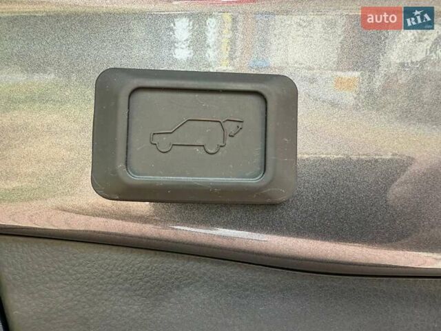 Серый Тойота РАВ 4, объемом двигателя 1.99 л и пробегом 18 тыс. км за 34950 $, фото 21 на Automoto.ua