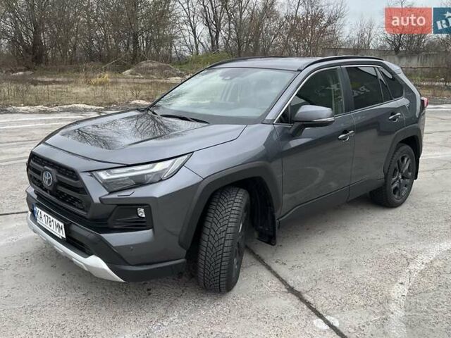 Сірий Тойота РАВ 4, об'ємом двигуна 2.49 л та пробігом 53 тис. км за 46400 $, фото 1 на Automoto.ua
