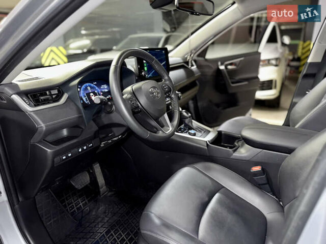 Сірий Тойота РАВ 4, об'ємом двигуна 2 л та пробігом 28 тис. км за 35900 $, фото 18 на Automoto.ua