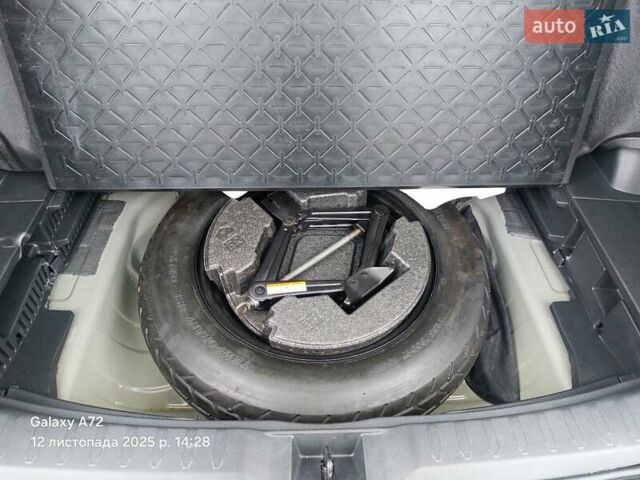 Серый Тойота РАВ 4, объемом двигателя 2.49 л и пробегом 28 тыс. км за 34400 $, фото 28 на Automoto.ua