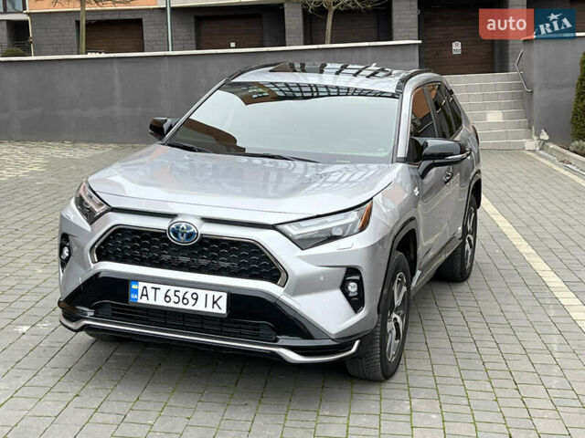 Сірий Тойота РАВ 4, об'ємом двигуна 2.49 л та пробігом 69 тис. км за 39300 $, фото 1 на Automoto.ua