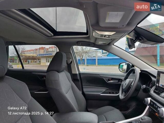 Серый Тойота РАВ 4, объемом двигателя 2.49 л и пробегом 28 тыс. км за 34400 $, фото 13 на Automoto.ua