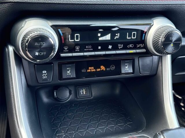 Сірий Тойота РАВ 4, об'ємом двигуна 2.5 л та пробігом 14 тис. км за 21000 $, фото 17 на Automoto.ua