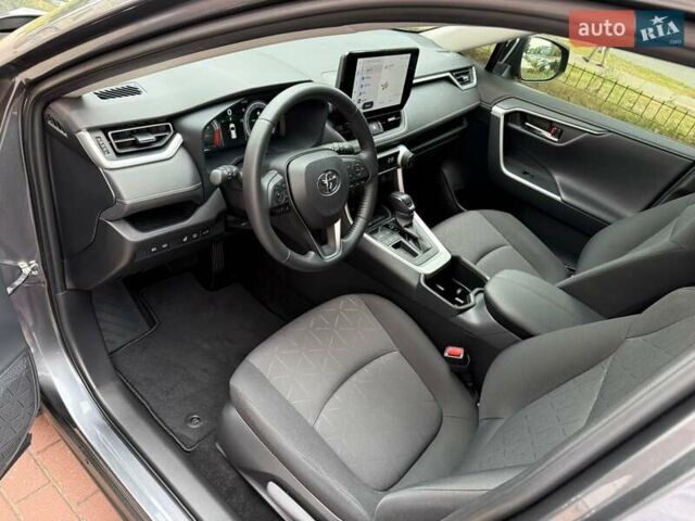 Серый Тойота РАВ 4, объемом двигателя 1.99 л и пробегом 18 тыс. км за 34950 $, фото 20 на Automoto.ua