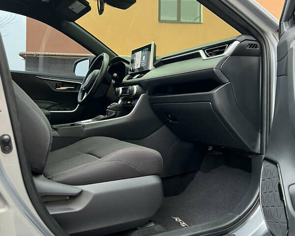 Сірий Тойота РАВ 4, об'ємом двигуна 2.49 л та пробігом 69 тис. км за 39300 $, фото 30 на Automoto.ua