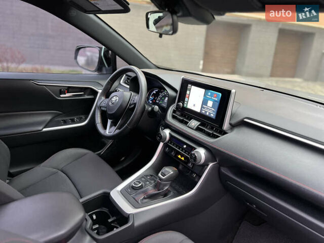 Сірий Тойота РАВ 4, об'ємом двигуна 2.49 л та пробігом 69 тис. км за 39300 $, фото 4 на Automoto.ua