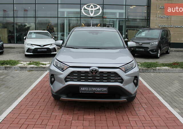 Серый Тойота РАВ 4, объемом двигателя 2 л и пробегом 29 тыс. км за 33900 $, фото 1 на Automoto.ua