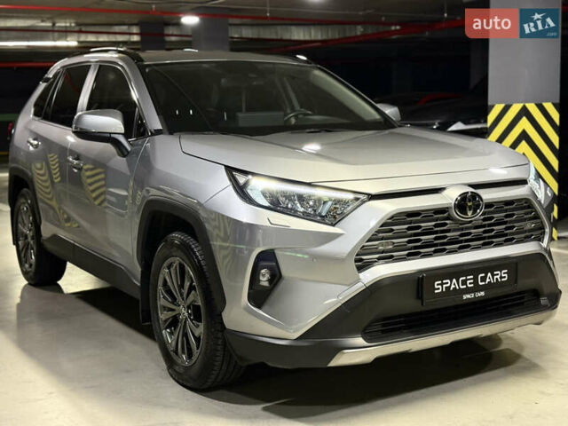 Сірий Тойота РАВ 4, об'ємом двигуна 2 л та пробігом 28 тис. км за 35900 $, фото 8 на Automoto.ua