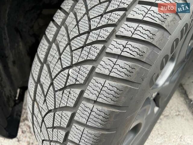 Сірий Тойота РАВ 4, об'ємом двигуна 2.49 л та пробігом 53 тис. км за 46400 $, фото 10 на Automoto.ua