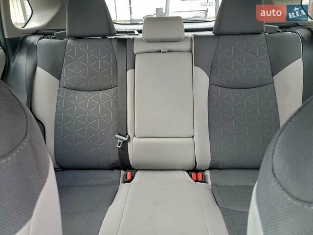 Серый Тойота РАВ 4, объемом двигателя 2.49 л и пробегом 106 тыс. км за 12400 $, фото 9 на Automoto.ua