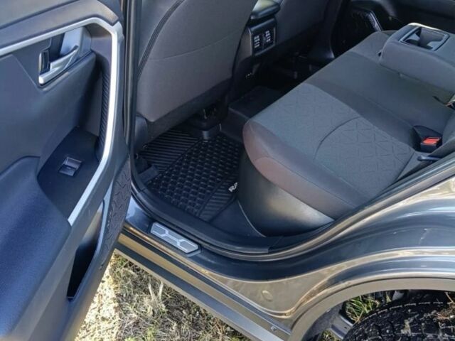 Сірий Тойота РАВ 4, об'ємом двигуна 2.5 л та пробігом 36 тис. км за 18600 $, фото 5 на Automoto.ua