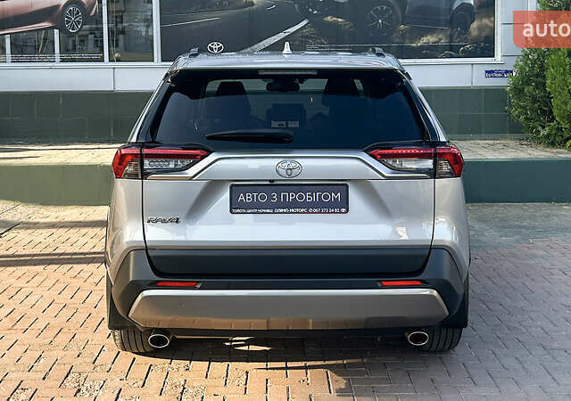 Сірий Тойота РАВ 4, об'ємом двигуна 1.99 л та пробігом 48 тис. км за 34316 $, фото 5 на Automoto.ua