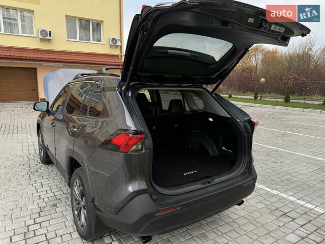 Сірий Тойота РАВ 4, об'ємом двигуна 2.49 л та пробігом 26 тис. км за 39600 $, фото 17 на Automoto.ua