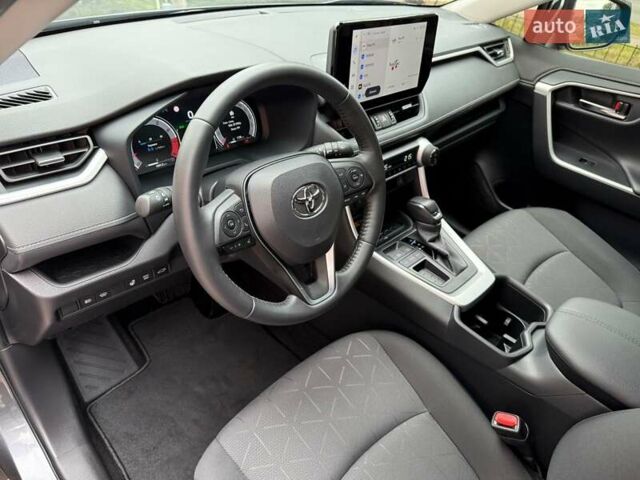 Серый Тойота РАВ 4, объемом двигателя 1.99 л и пробегом 18 тыс. км за 34950 $, фото 3 на Automoto.ua