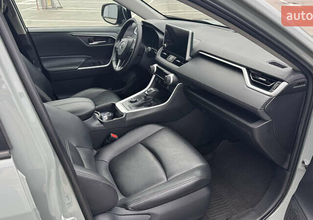 Сірий Тойота РАВ 4, об'ємом двигуна 2.49 л та пробігом 55 тис. км за 39000 $, фото 7 на Automoto.ua