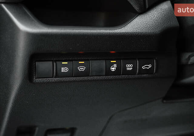 Сірий Тойота РАВ 4, об'ємом двигуна 2.49 л та пробігом 70 тис. км за 43153 $, фото 16 на Automoto.ua