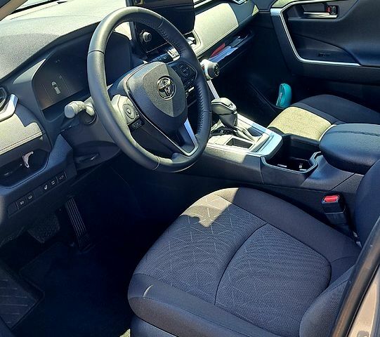 Серый Тойота РАВ 4, объемом двигателя 2 л и пробегом 27 тыс. км за 33200 $, фото 11 на Automoto.ua