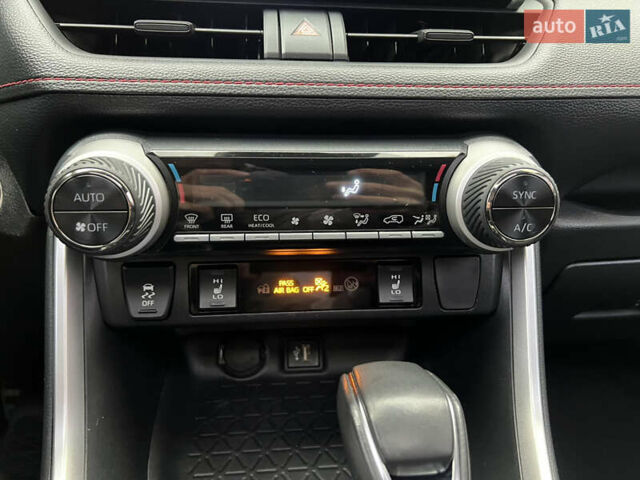 Сірий Тойота РАВ 4, об'ємом двигуна 2.49 л та пробігом 69 тис. км за 39300 $, фото 39 на Automoto.ua