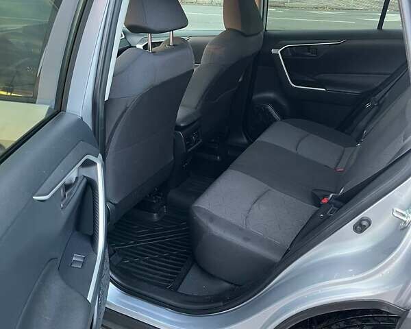 Серый Тойота РАВ 4, объемом двигателя 1.99 л и пробегом 25 тыс. км за 31500 $, фото 10 на Automoto.ua