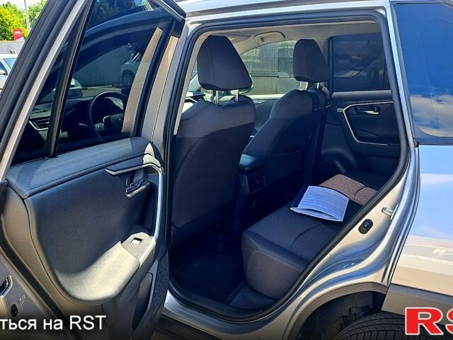 Серый Тойота РАВ 4, объемом двигателя 2 л и пробегом 27 тыс. км за 33200 $, фото 9 на Automoto.ua