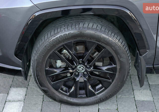 Сірий Тойота РАВ 4, об'ємом двигуна 2.49 л та пробігом 70 тис. км за 43153 $, фото 11 на Automoto.ua