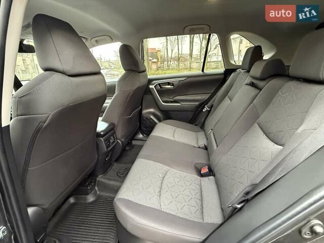 Серый Тойота РАВ 4, объемом двигателя 2.5 л и пробегом 50 тыс. км за 37800 $, фото 18 на Automoto.ua