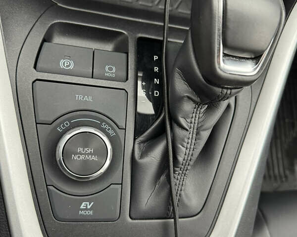 Сірий Тойота РАВ 4, об'ємом двигуна 2.49 л та пробігом 14 тис. км за 38500 $, фото 10 на Automoto.ua